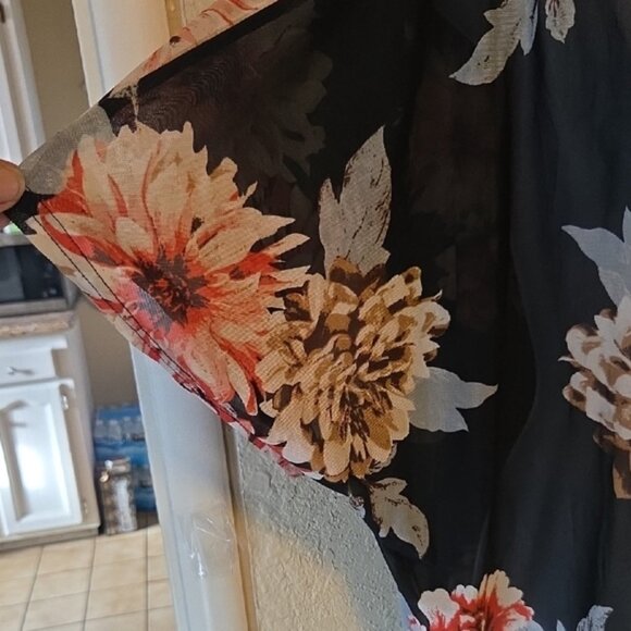 Siren Lily Black Floral Kimono - Picture 3 of 4